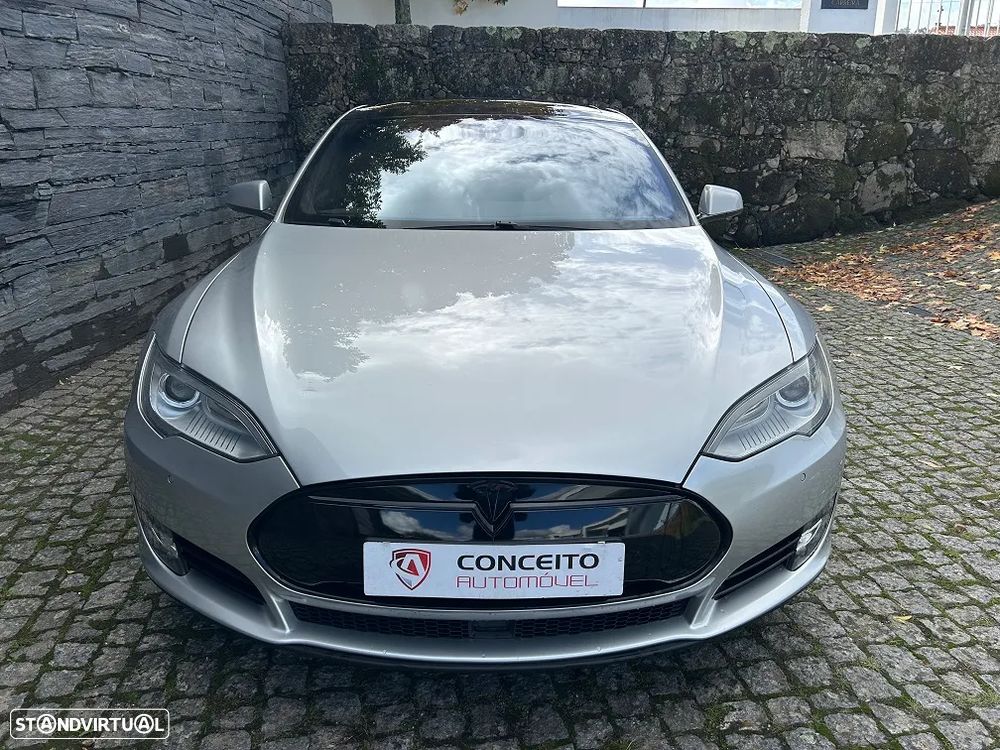 Tesla Model S - 2