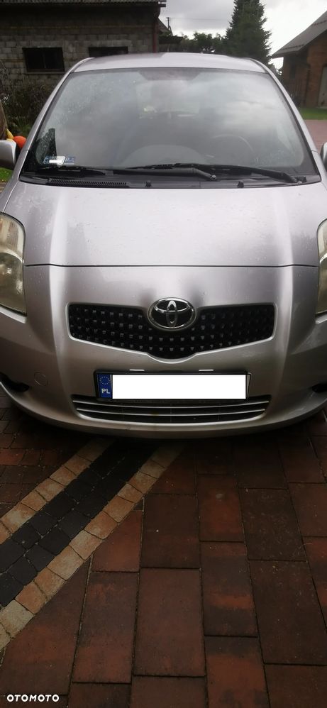 Toyota Yaris - 4