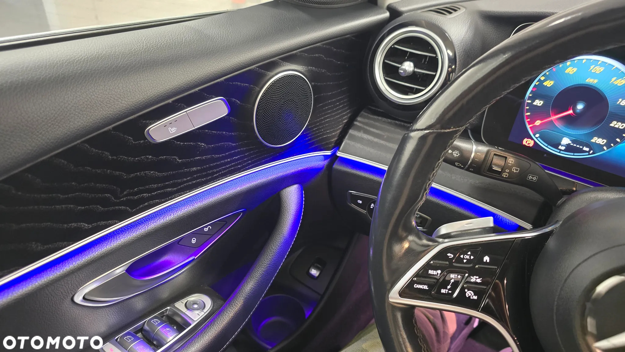 Mercedes-Benz Klasa E 300 de 4Matic T 9G-TRONIC Exclusive - 19