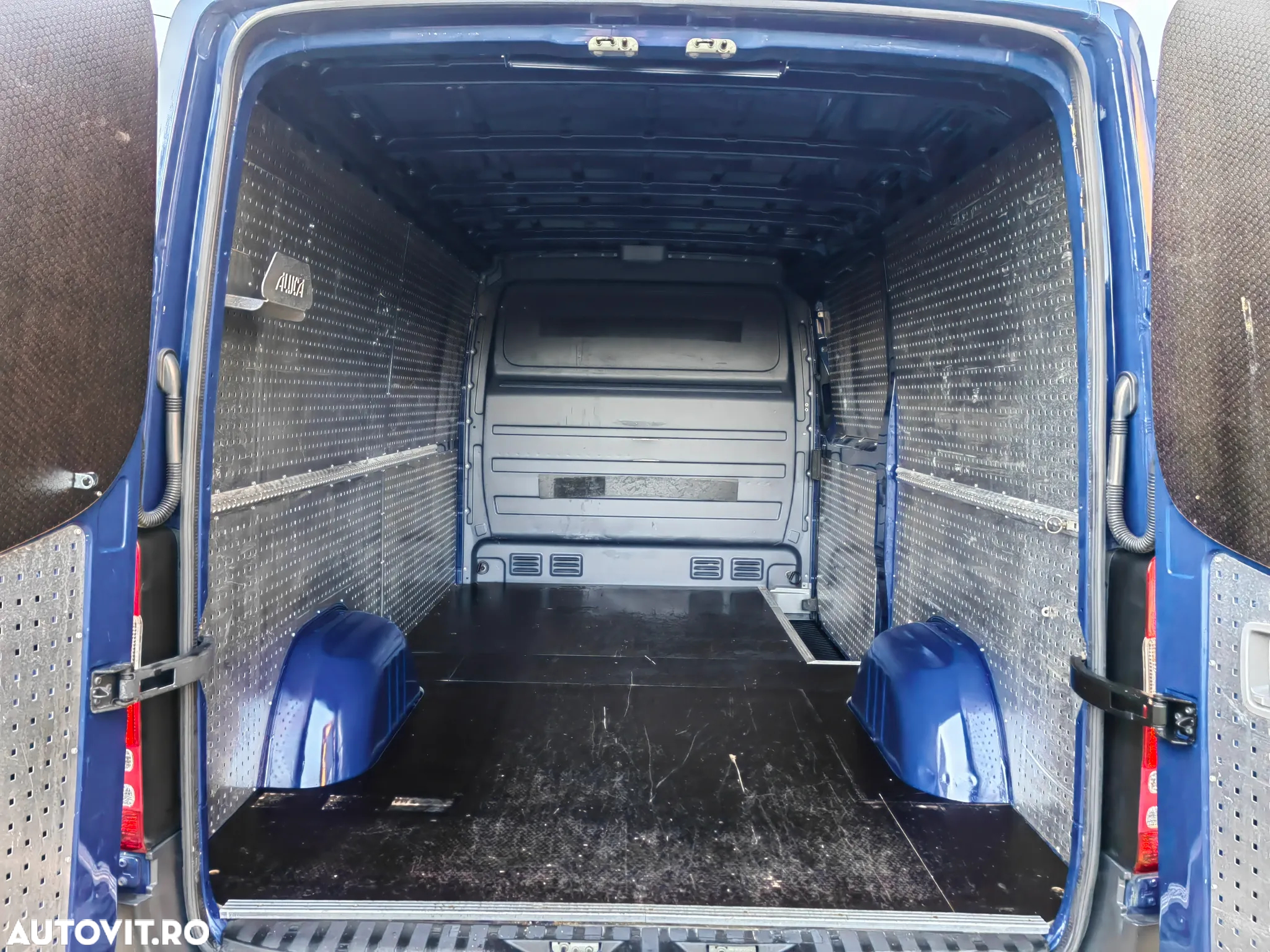 Mercedes-Benz Sprinter - 23