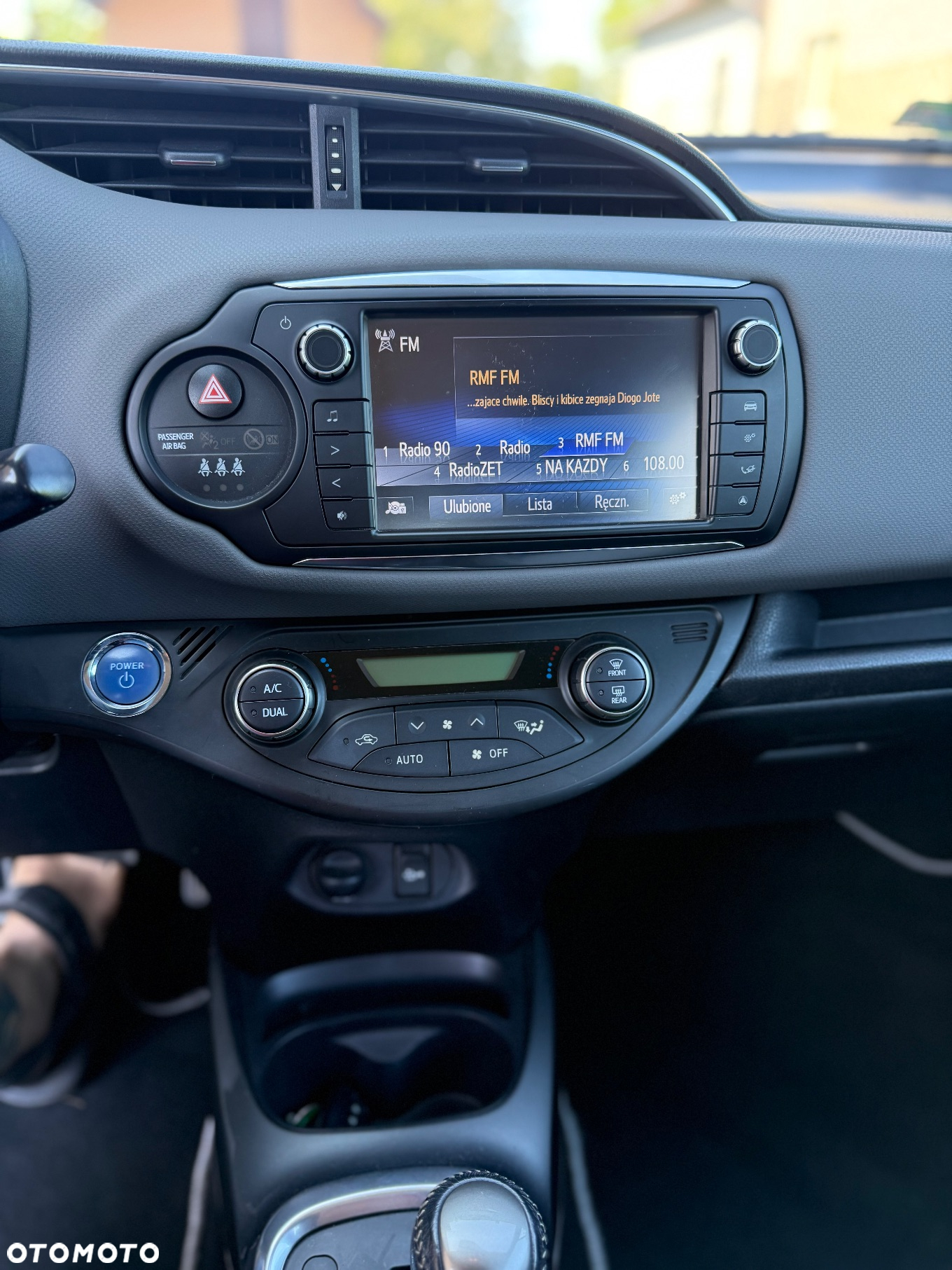 Toyota Yaris Hybrid 100 Premium - 6