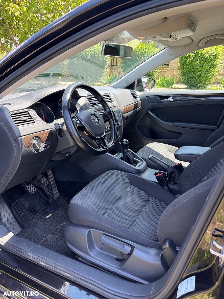 Volkswagen Jetta 1.2 TSI Trendline - 8