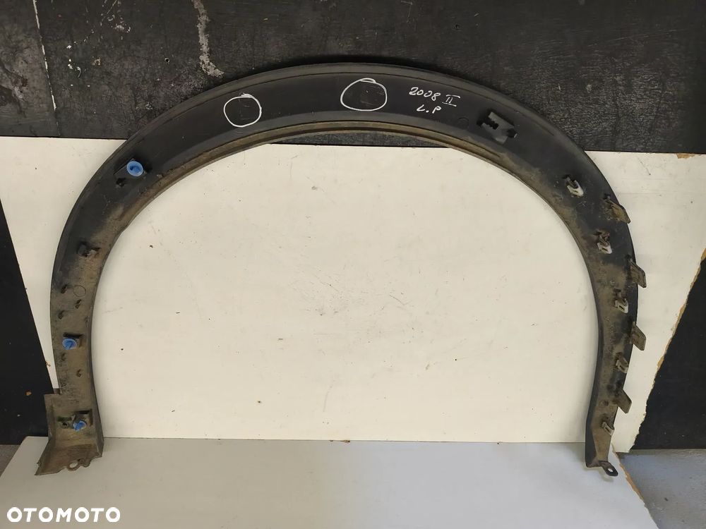 LISTWA NAKŁADKA BŁOTNIKA LEWY PRZÓD 9825736480 PEUGEOT 2008 II - 4