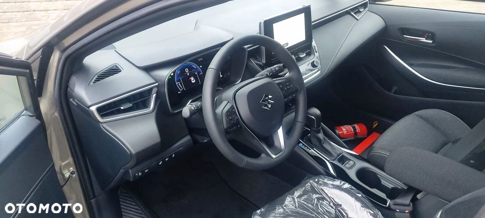 Suzuki Swace 1.8 Hybrid Premium Plus CVT - 8