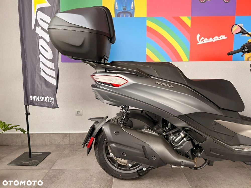 Piaggio MP-3 - 10