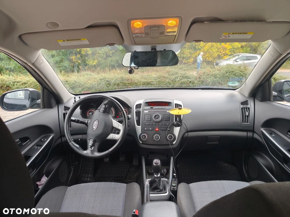 Kia Ceed 1.6 Comfort + - 8