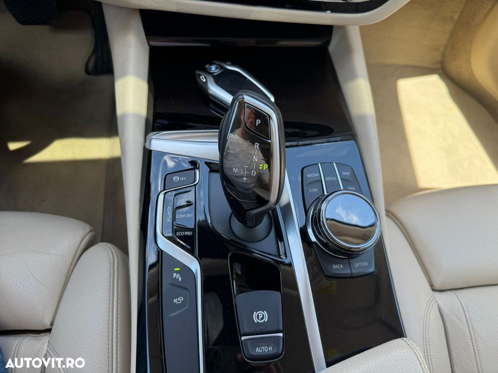 BMW Seria 5 525d AT - 17