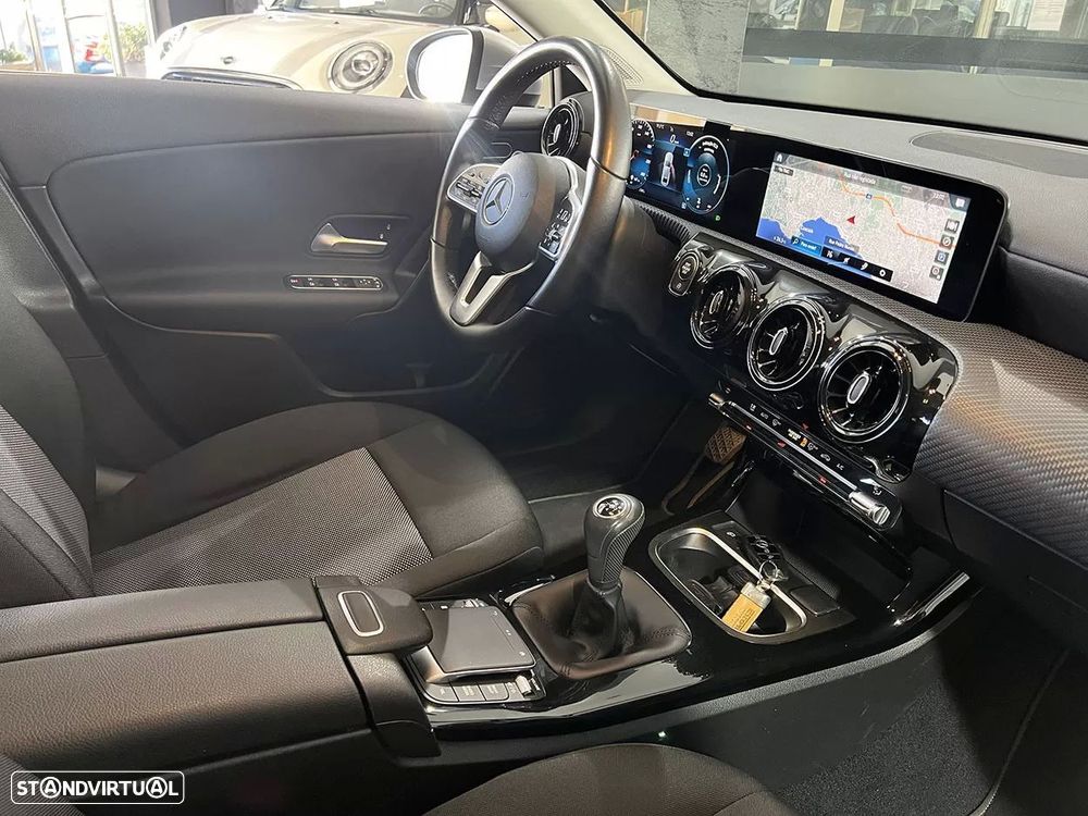 Mercedes-Benz A 180 Limousine d Business Solutions - 12