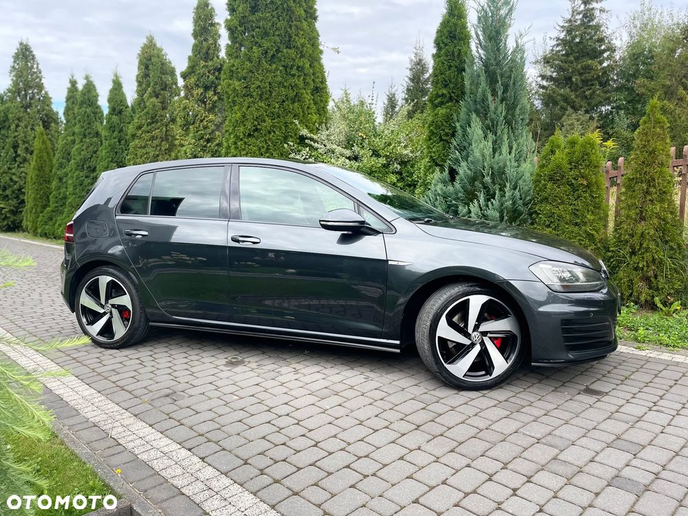 Volkswagen Golf - 20