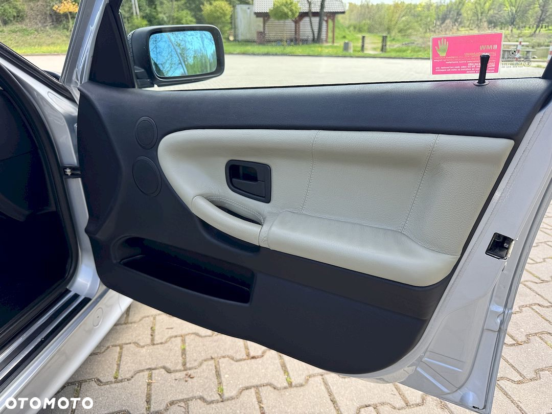 BMW Seria 3 320i - 20