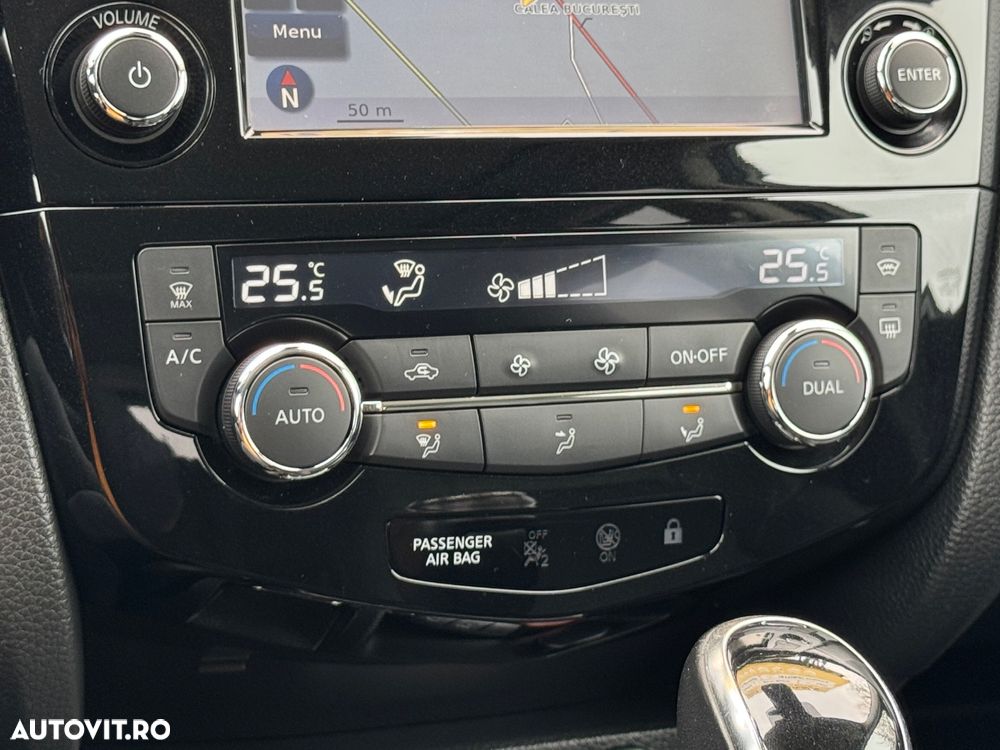 Nissan Qashqai 1.6 DCI Xtronic TEKNA+ - 26