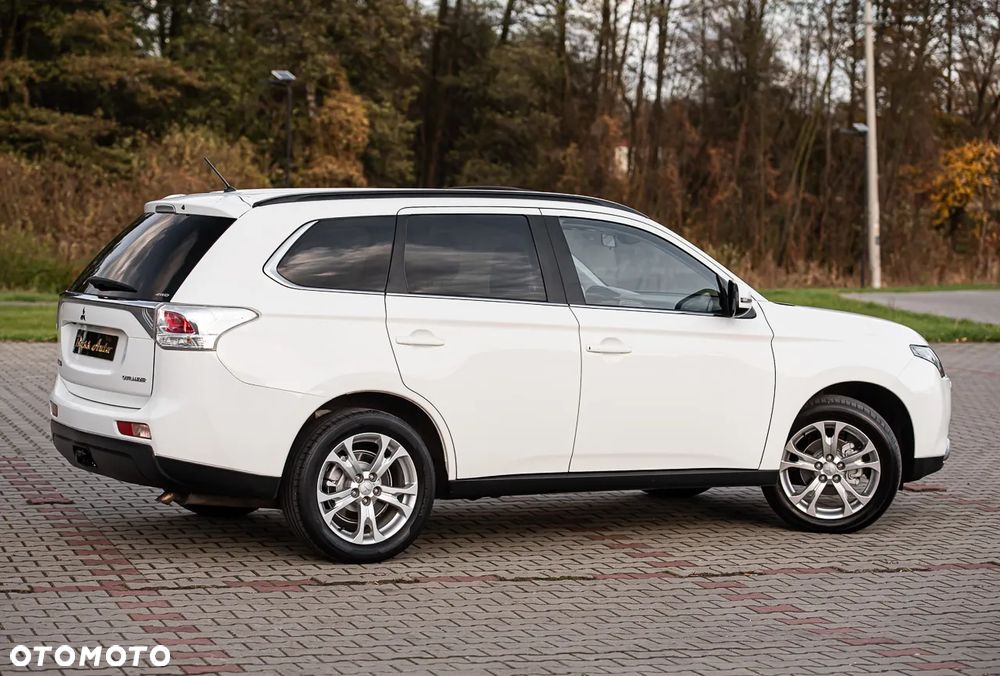 Mitsubishi Outlander 2.2 DI-D 4WD Automatik Invite - 14