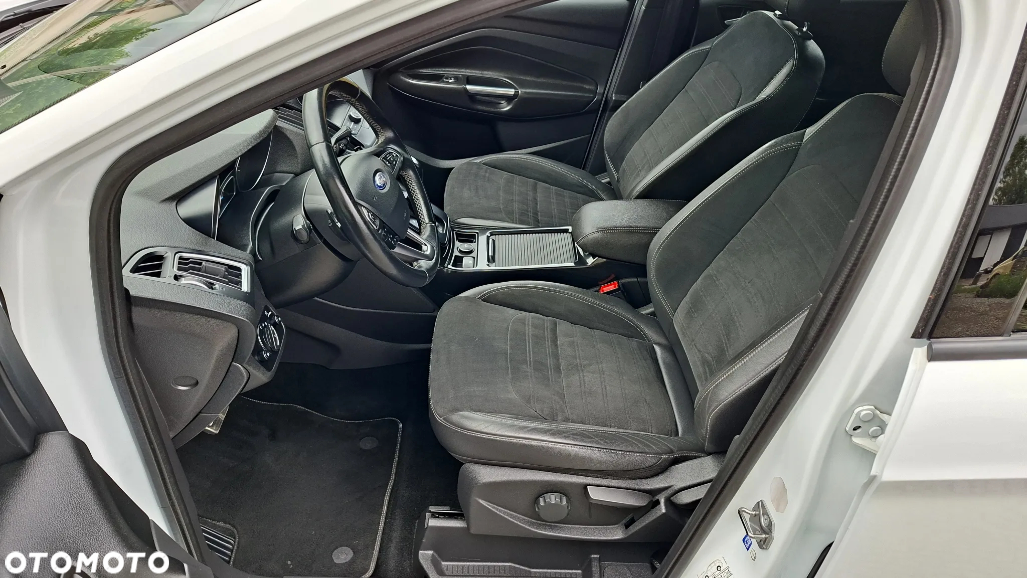 Ford Kuga 2.0 TDCi 4x4 ST-Line - 23