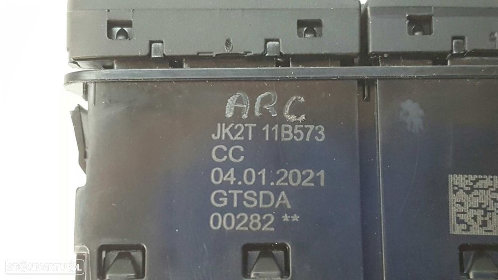 INSERIR INTERRUPTOR DE PARADA FORD TRANSIT CONNECT FURGON 210 L2 TREND - 4