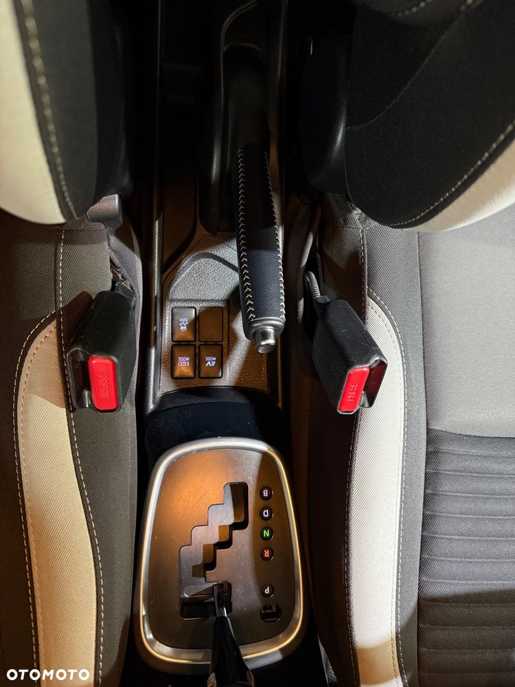 Toyota Yaris 1.5 Selection CVT - 12