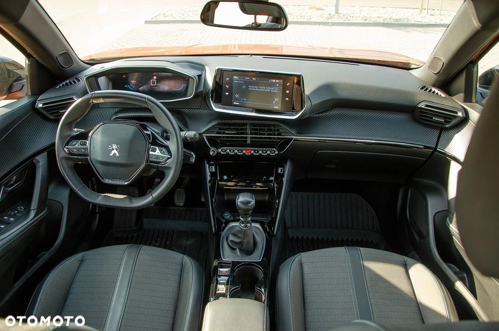 Peugeot 2008 PureTech 100 Allure S&S BVM6 - 12