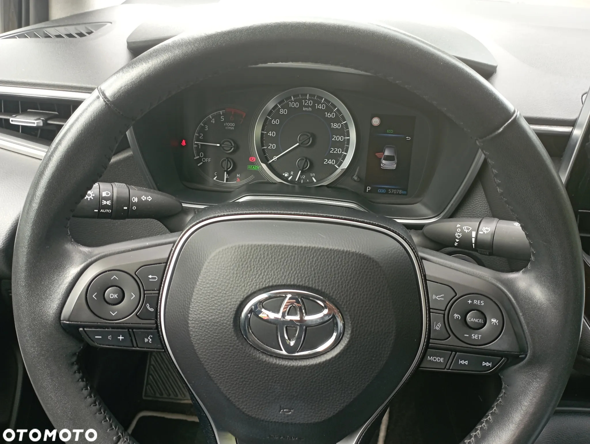 Toyota Corolla 1.8 Hybrid Active - 9