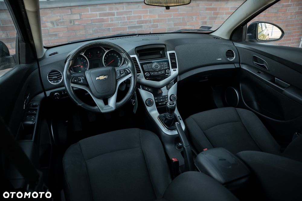 Chevrolet Cruze 1.6 LT - 26
