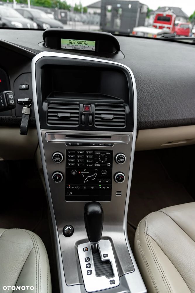 Volvo XC 60 3.2 AWD Kinetic - 39