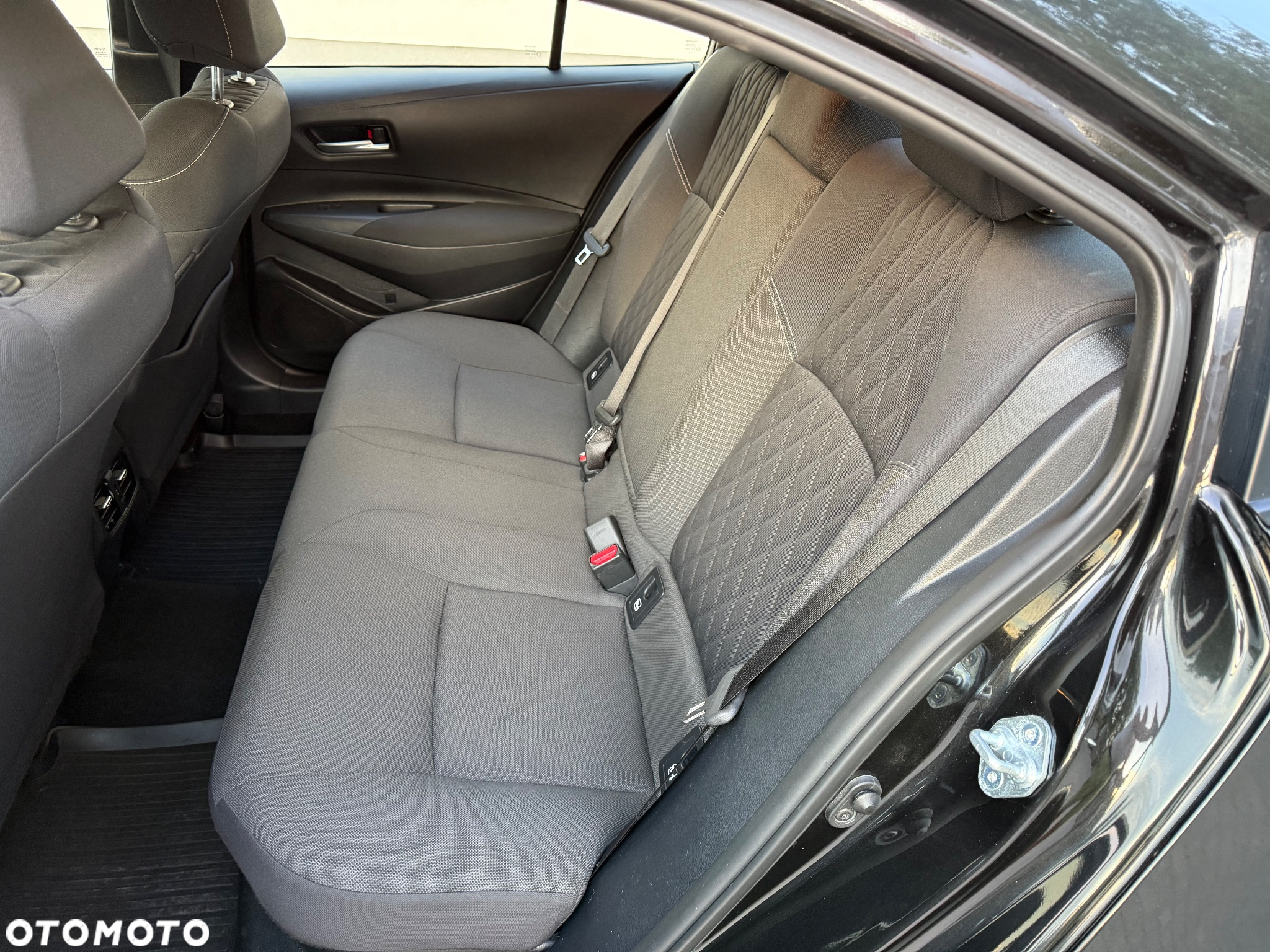 Toyota Corolla 1.8 Hybrid GPF Comfort - 24