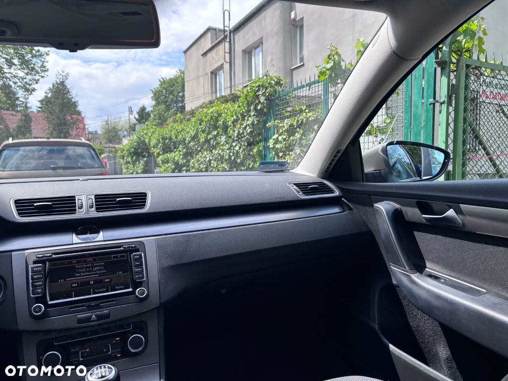 Volkswagen Passat 1.8 TSI Comfortline - 26