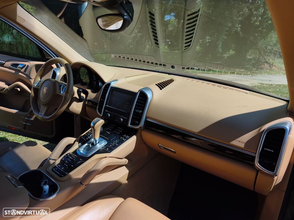Porsche Cayenne Platinum Edition - 24