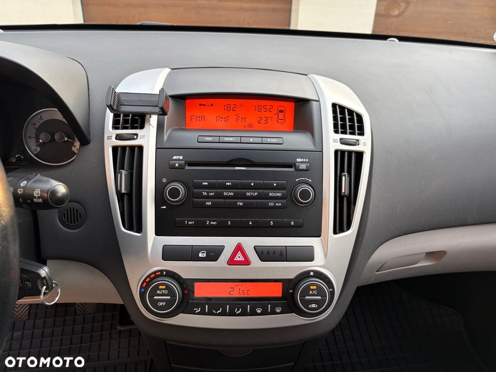 Kia Ceed 1.6 Crdi Comfort + - 25