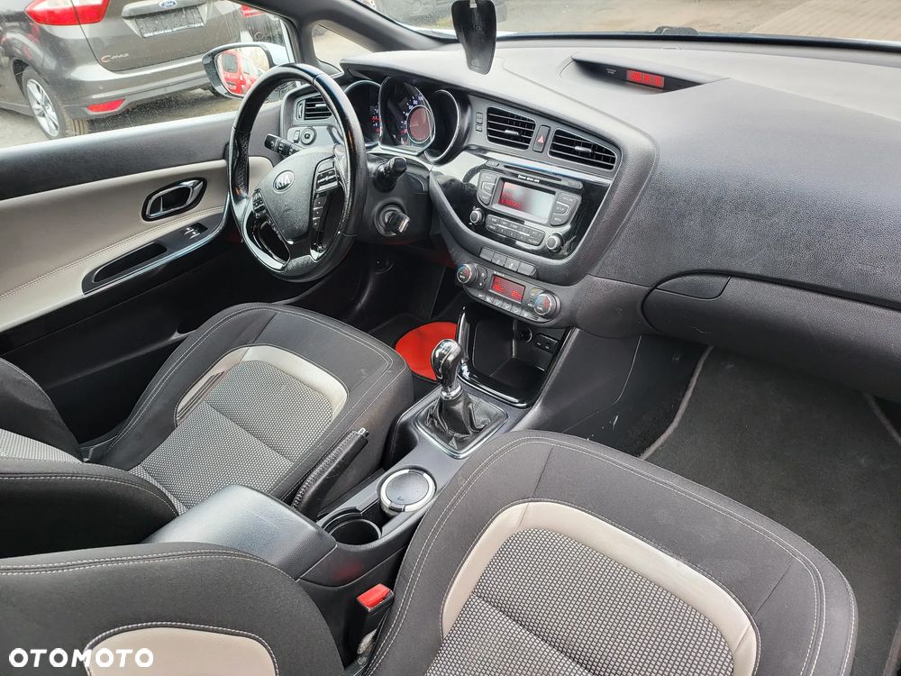 Kia ProCeed - 18