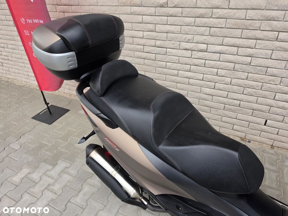 Piaggio MP-3 - 10