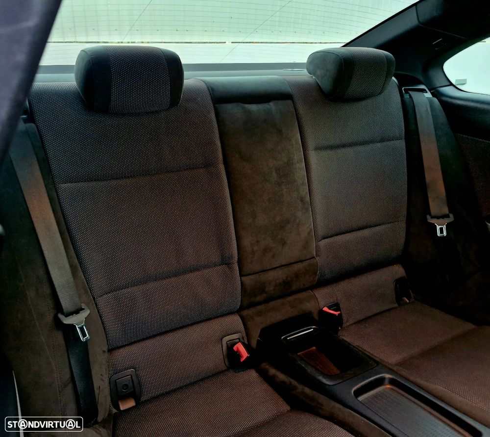 BMW 320 d Coupe - 14