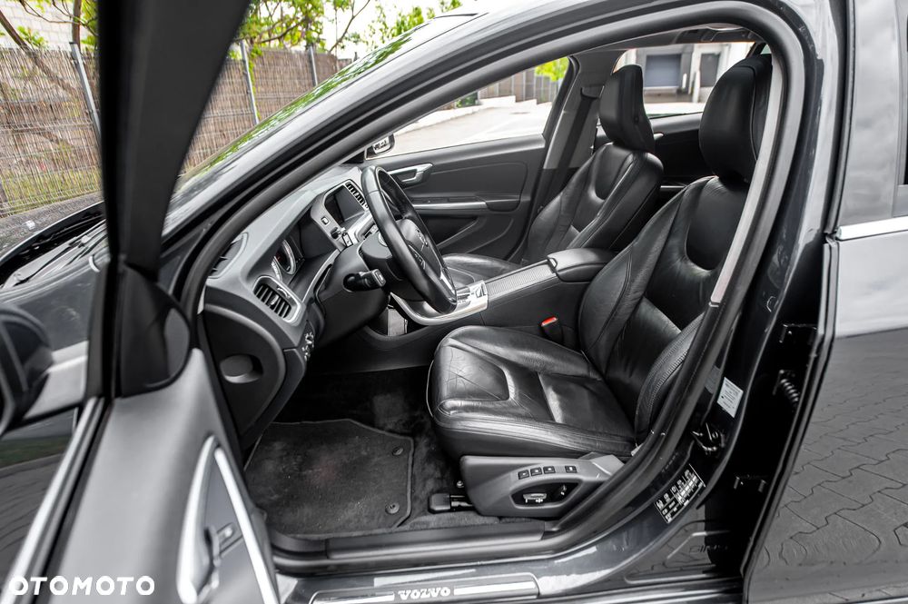Volvo V60 D5 Geartronic Kinetic - 6