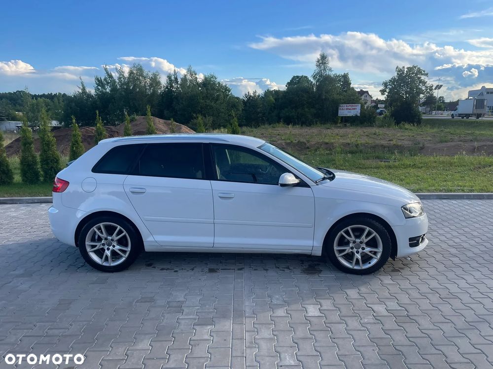 Audi A3 Sportback 1.6 TDI DPF Ambiente - 6