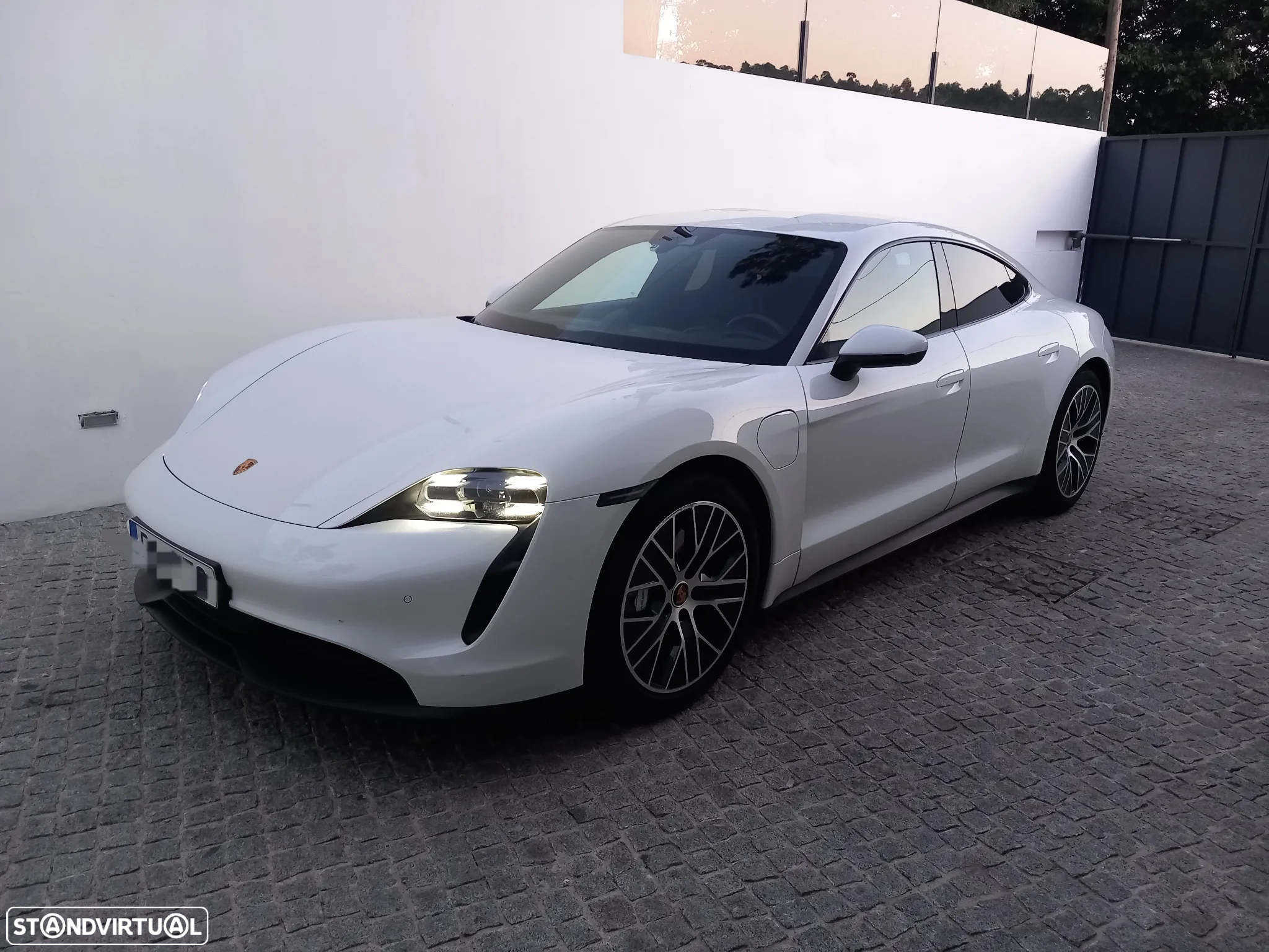Porsche Taycan Standard - 2