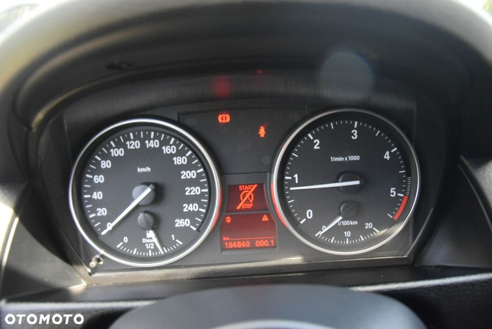 BMW X1 xDrive18d - 36