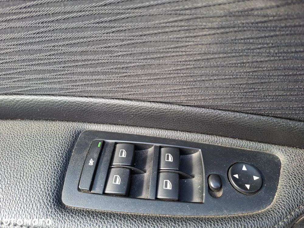 BMW Seria 1 118d DPF - 10