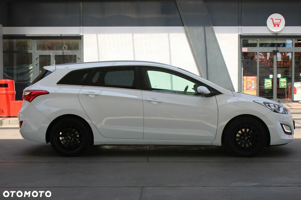 Hyundai i30 1.6 Automatik Style - 4