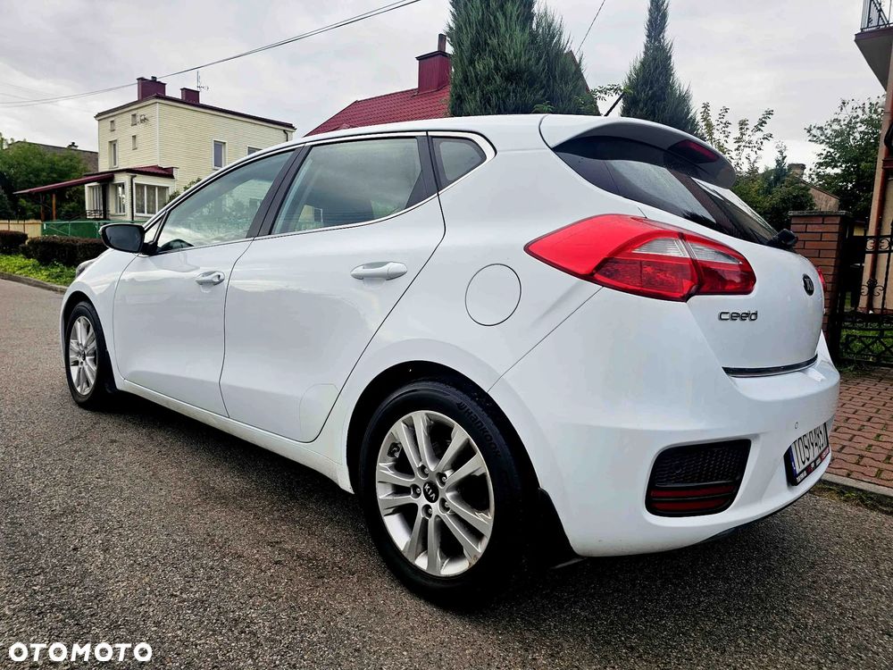 Kia Ceed 1.6 CRDi 136 ISG Spirit - 10