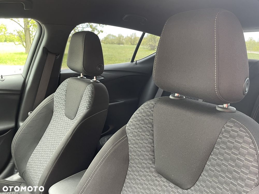 Opel Astra 1.4 T Dynamic S&S - 24