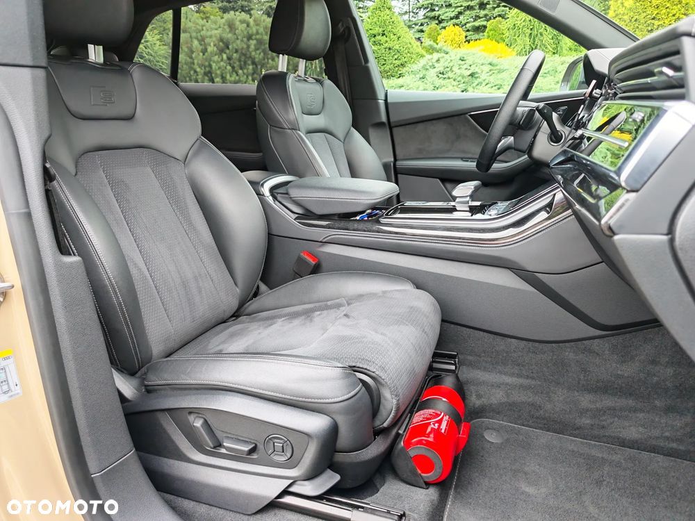 Audi Q8 55 TFSI e PHEV Quattro Tiptronic - 32