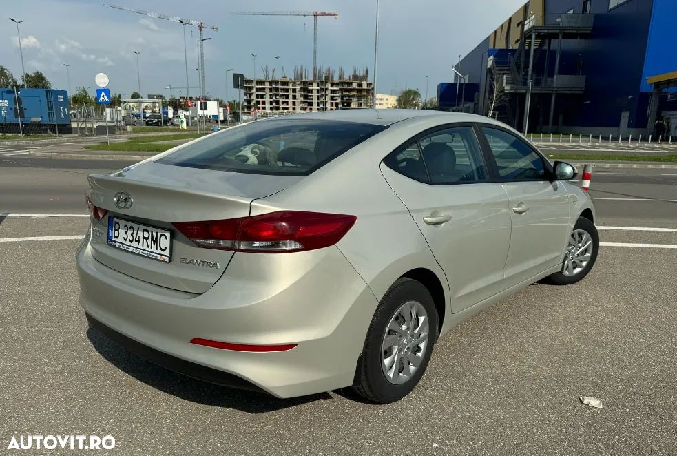 Hyundai Elantra 1.6 MPi Comfort - 6