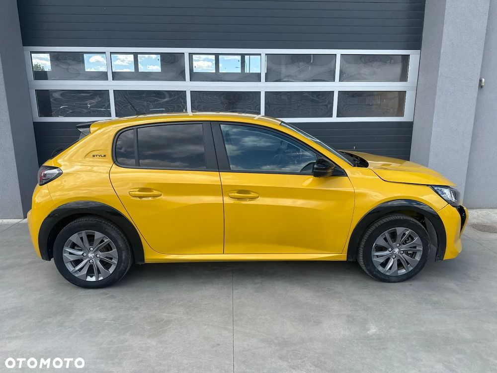 Peugeot 208 Elektromotor 136 Allure+ - 3