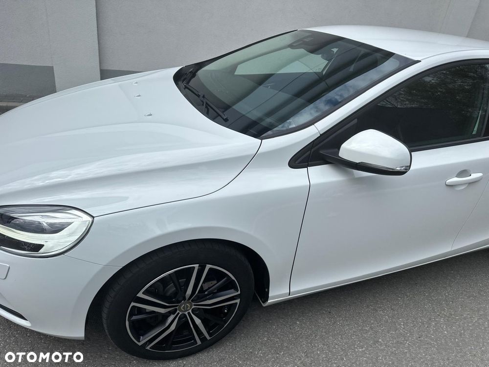 Volvo V40 D2 Drive-E Momentum - 12