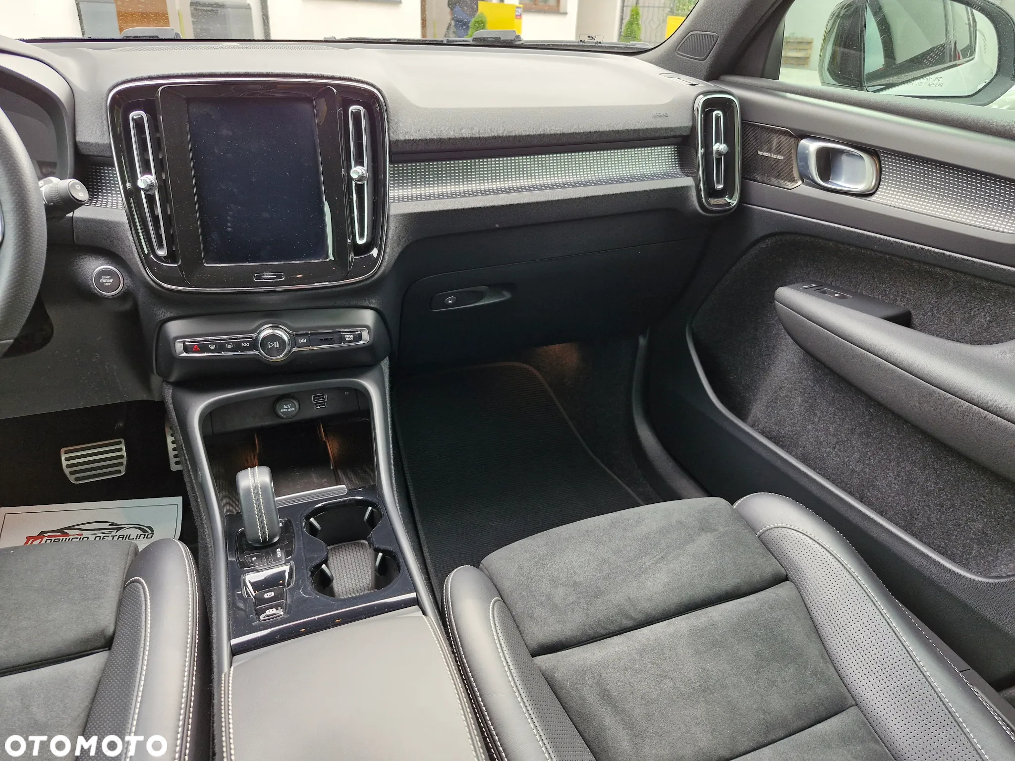 Volvo XC 40 T5 AWD R-Design - 25