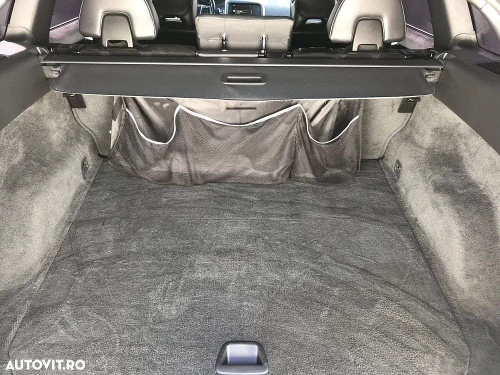 Volvo XC 60 D4AWD R-Design - 38