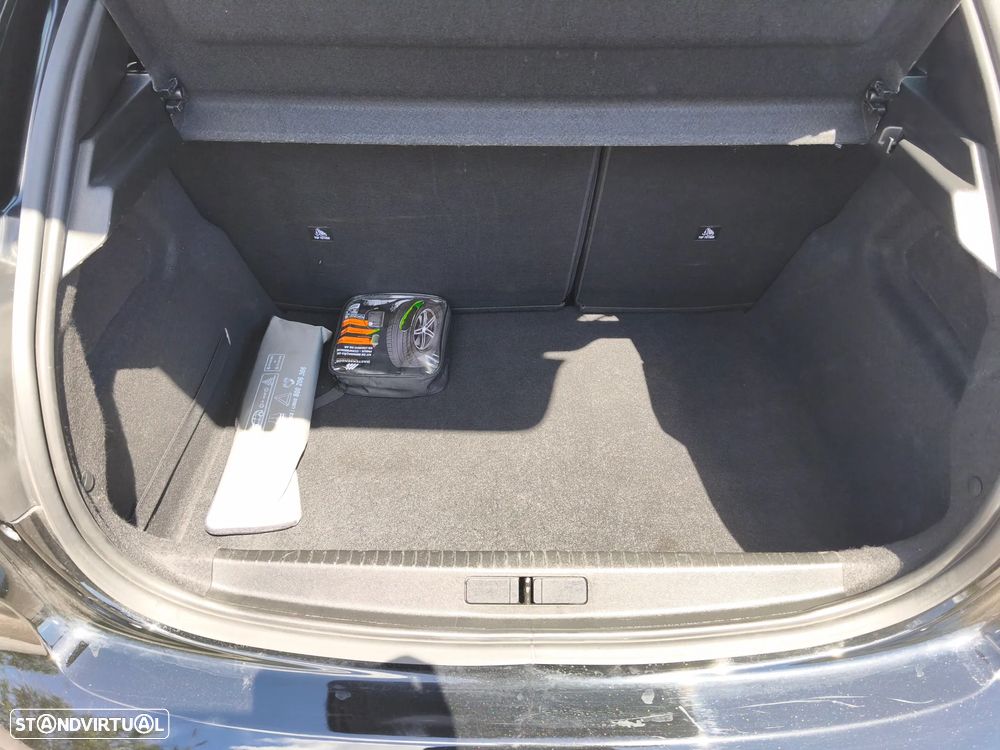 Peugeot 208 1.2 PureTech Active Pack - 11