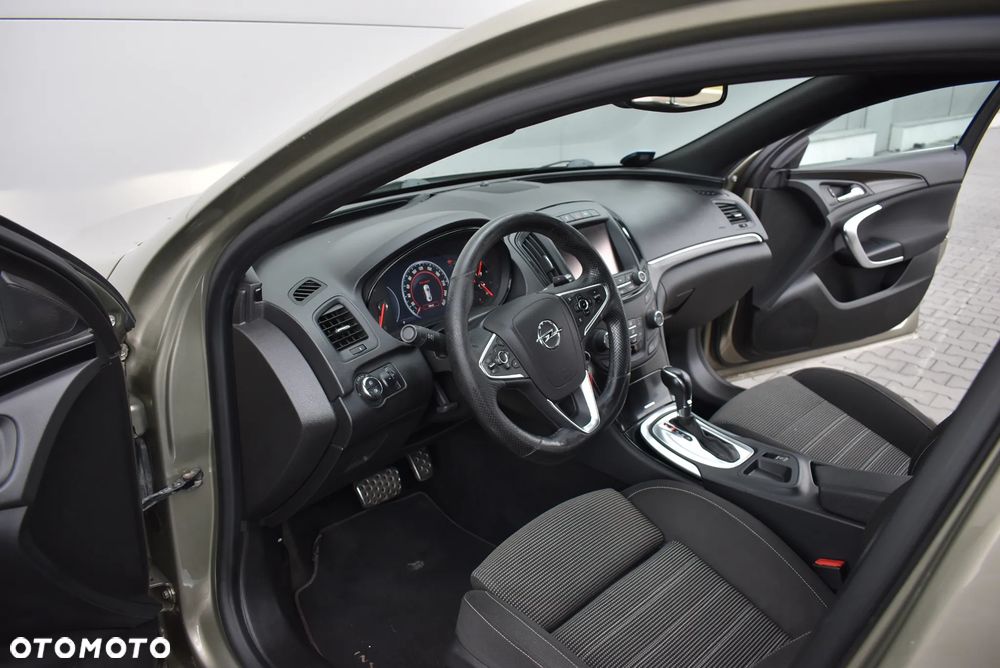 Opel Insignia - 15