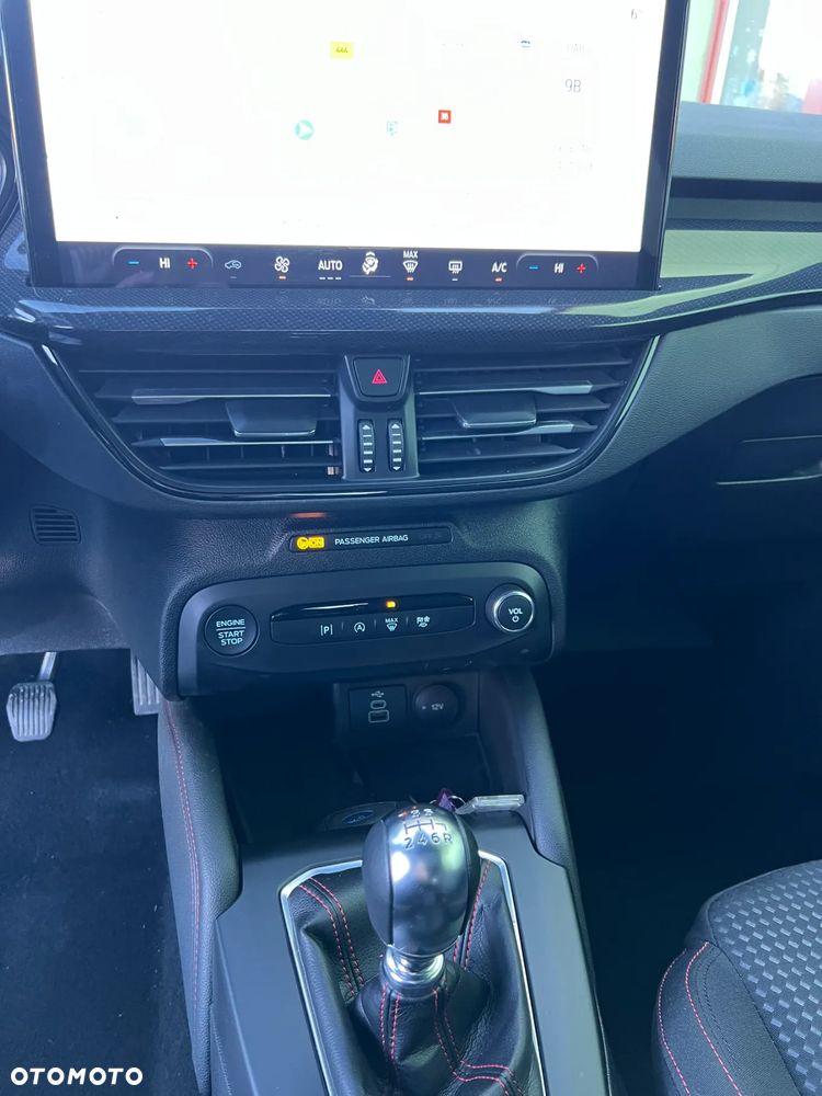 Ford Focus 1.0 EcoBoost Hybrid ST-LINE - 21