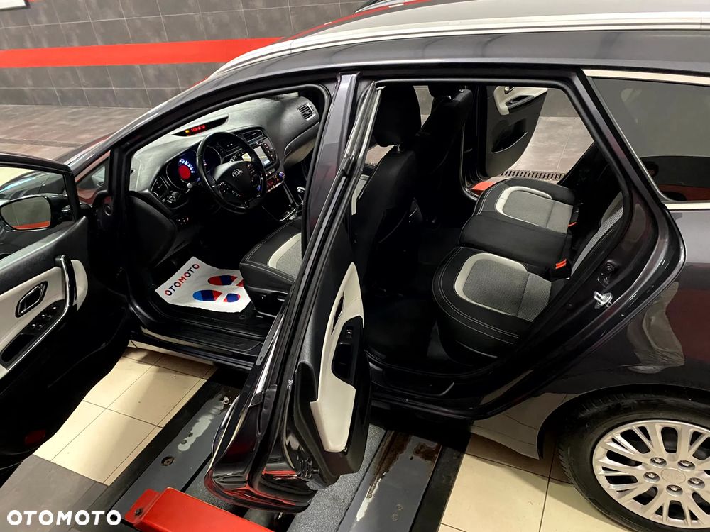 Kia Ceed 1.6 GDI L Business Line - 17