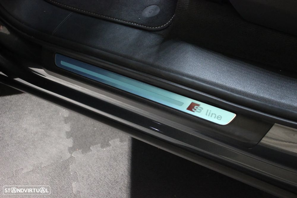 Audi Q7 3.0 TDI quattro S-line Tiptronic 7L - 27