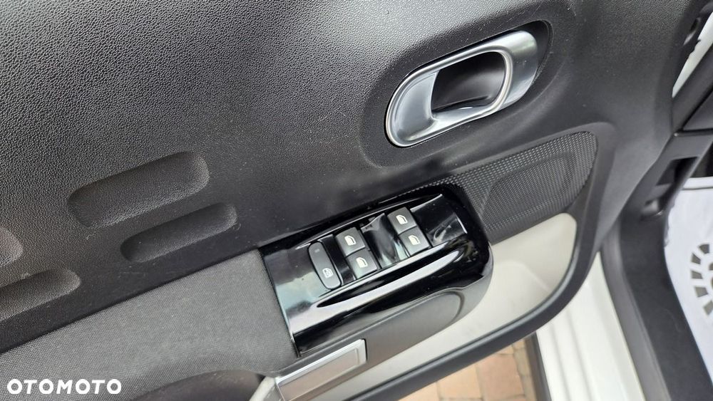 Citroën C3 1.2 PureTech Shine - 33